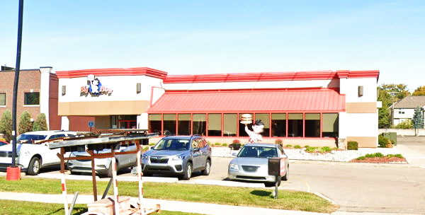 Big Boy Restaurants (Elias Brothers, Elias Bros) - Troy - 200 W Maple Rd (newer photo)